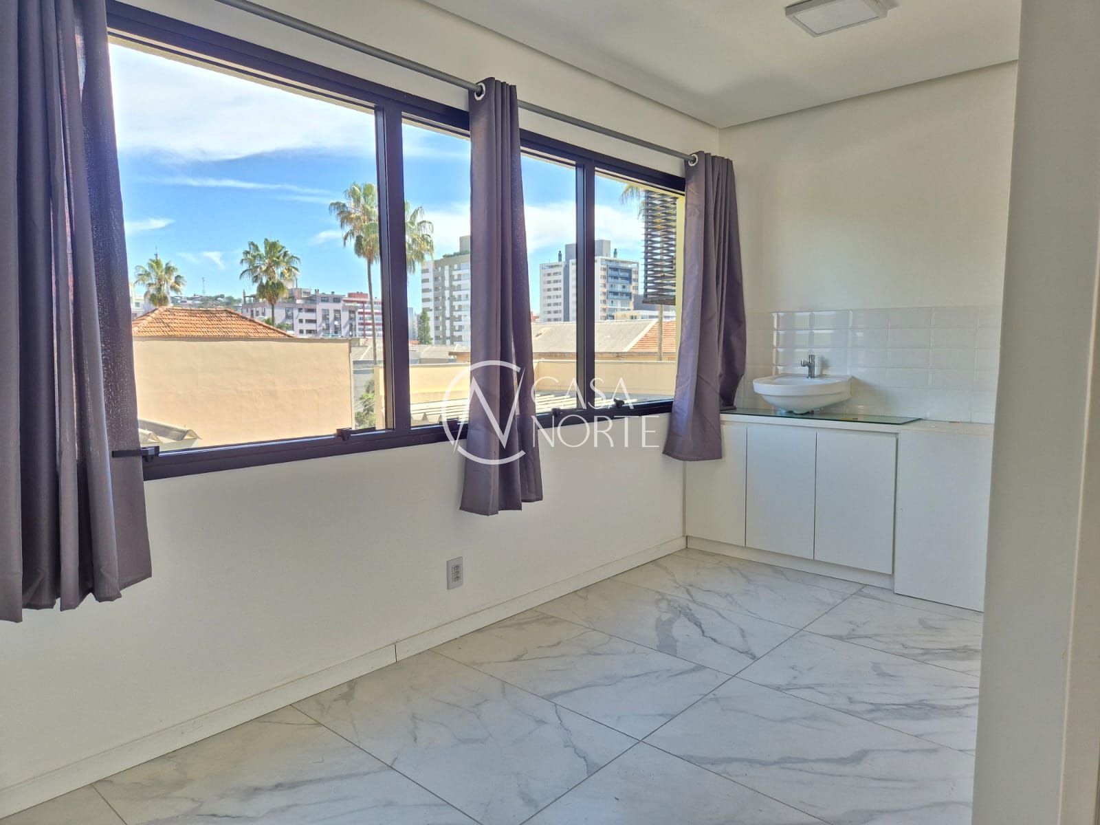 Sala Comercial à venda com 1 quarto, 24m², 1 vaga, Rua Saldanha Marinho no bairro Menino Deus em Porto Alegre