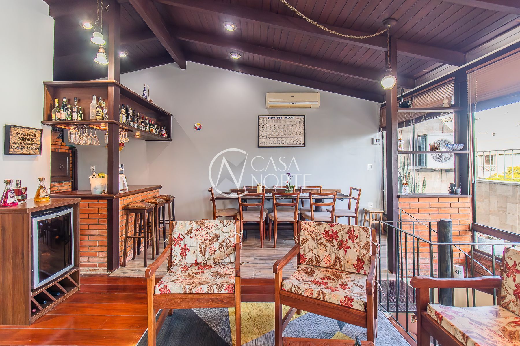 Cobertura à venda com 3 quartos, 161m², 2 vagas, Rua Grão Pará no bairro Menino Deus em Porto Alegre