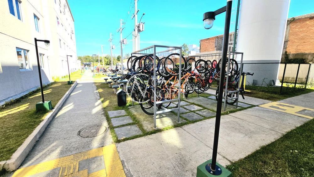 Apartamento à venda com 2 quartos, 41m², 1 vaga, Rua Engenheiro Sadi Castro no bairro Sarandi em Porto Alegre