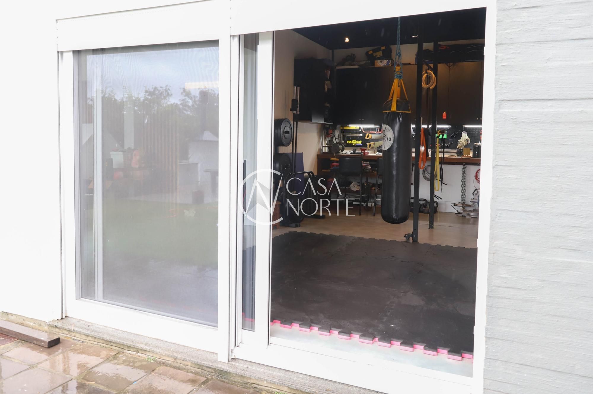 Casa de Condomínio à venda com 5 quartos, 253m², 5 suítes, 4 vagas, Avenida Juca Batista no bairro Belém Novo em Porto Alegre