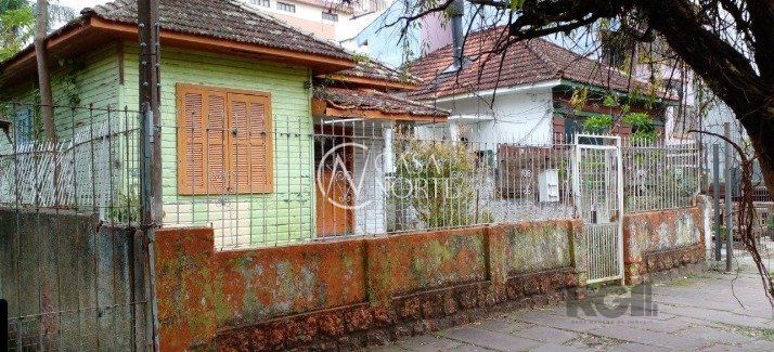 Terreno à venda  com 194m², Rua Felizardo no bairro Jardim Botânico em Porto Alegre