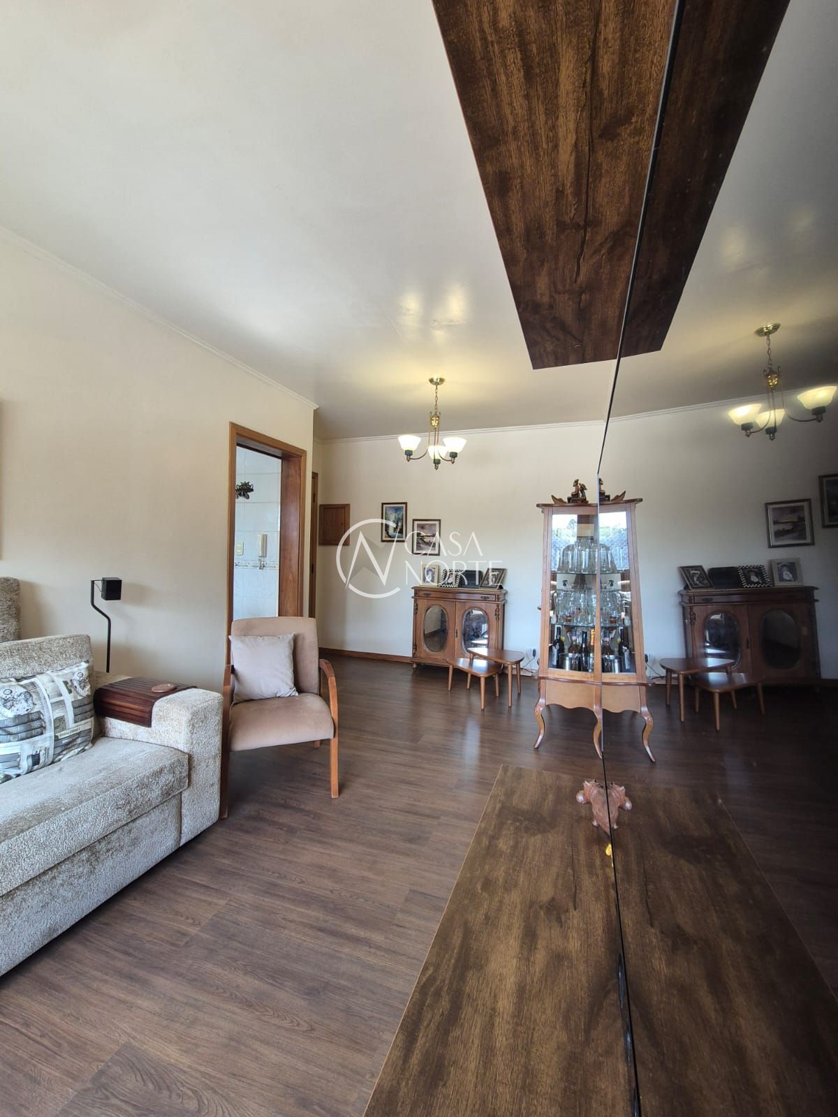 Apartamento à venda com 3 quartos, 85m², 2 vagas, Rua Uruguaiana no bairro Menino Deus em Porto Alegre