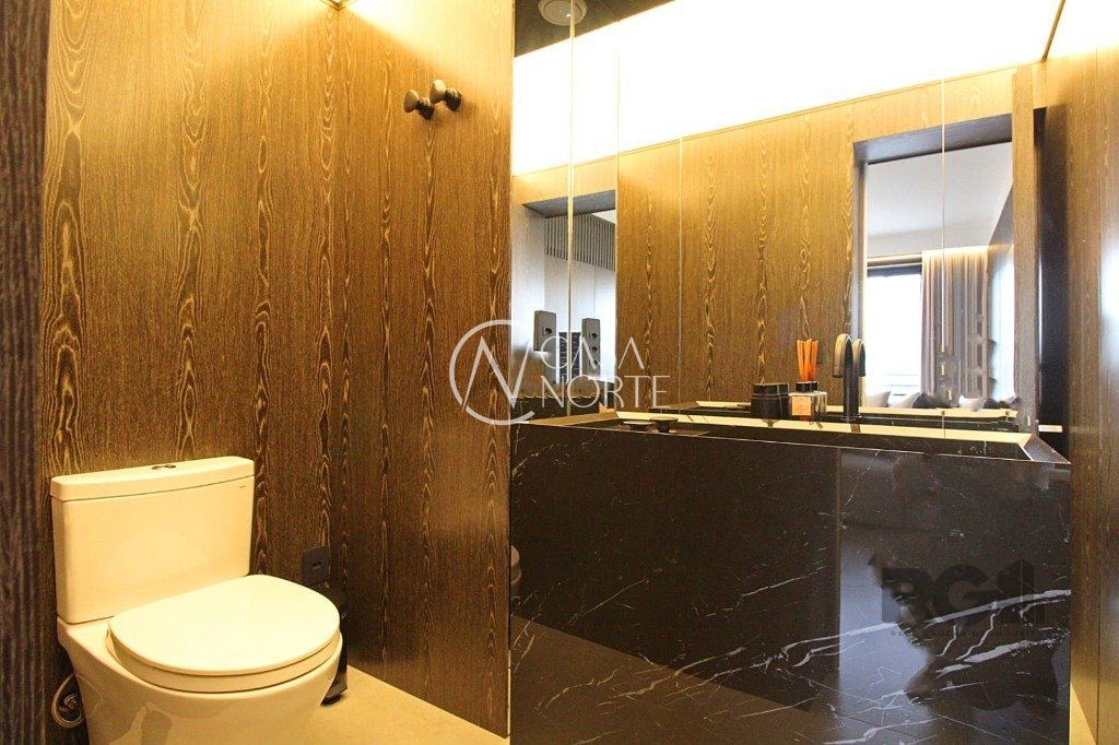 Duplex à venda com 2 quartos, 130m², 2 suítes, 2 vagas, Avenida Nova York no bairro Auxiliadora em Porto Alegre