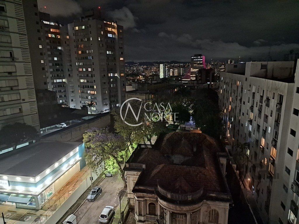 Apartamento à venda com 3 quartos, 107m², 1 vaga, Rua Duque de Caxias no bairro Centro Histórico em Porto Alegre