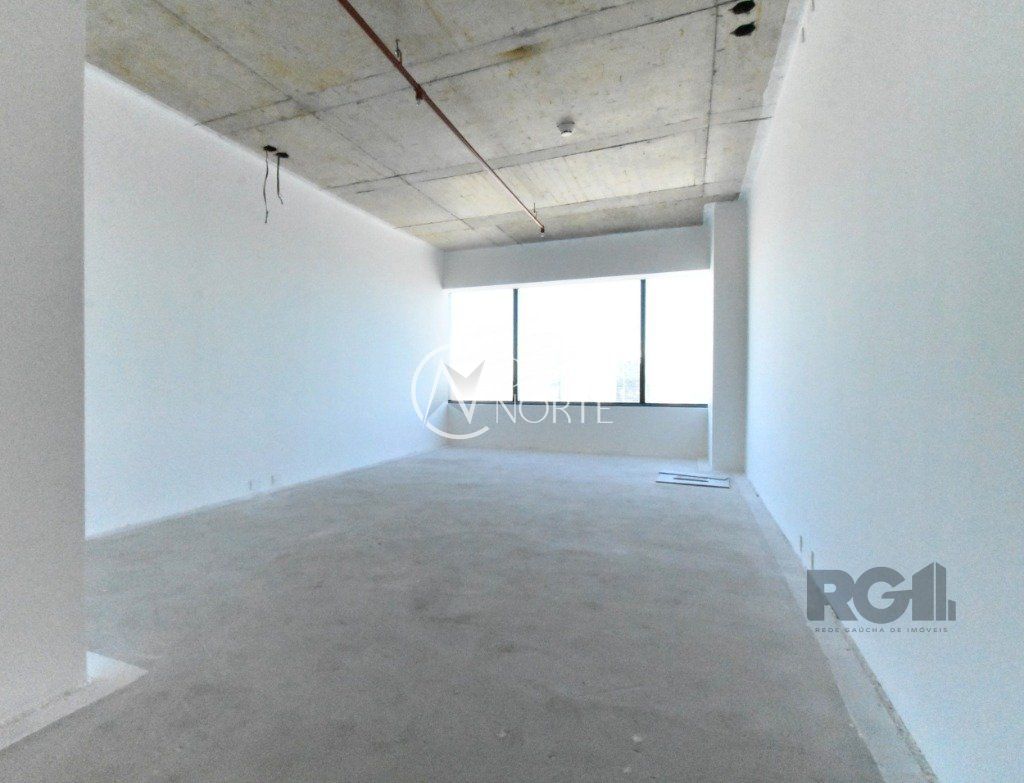 Sala Comercial à venda , 35m², 1 vaga, Avenida Padre Cacique no bairro Praia de Belas em Porto Alegre