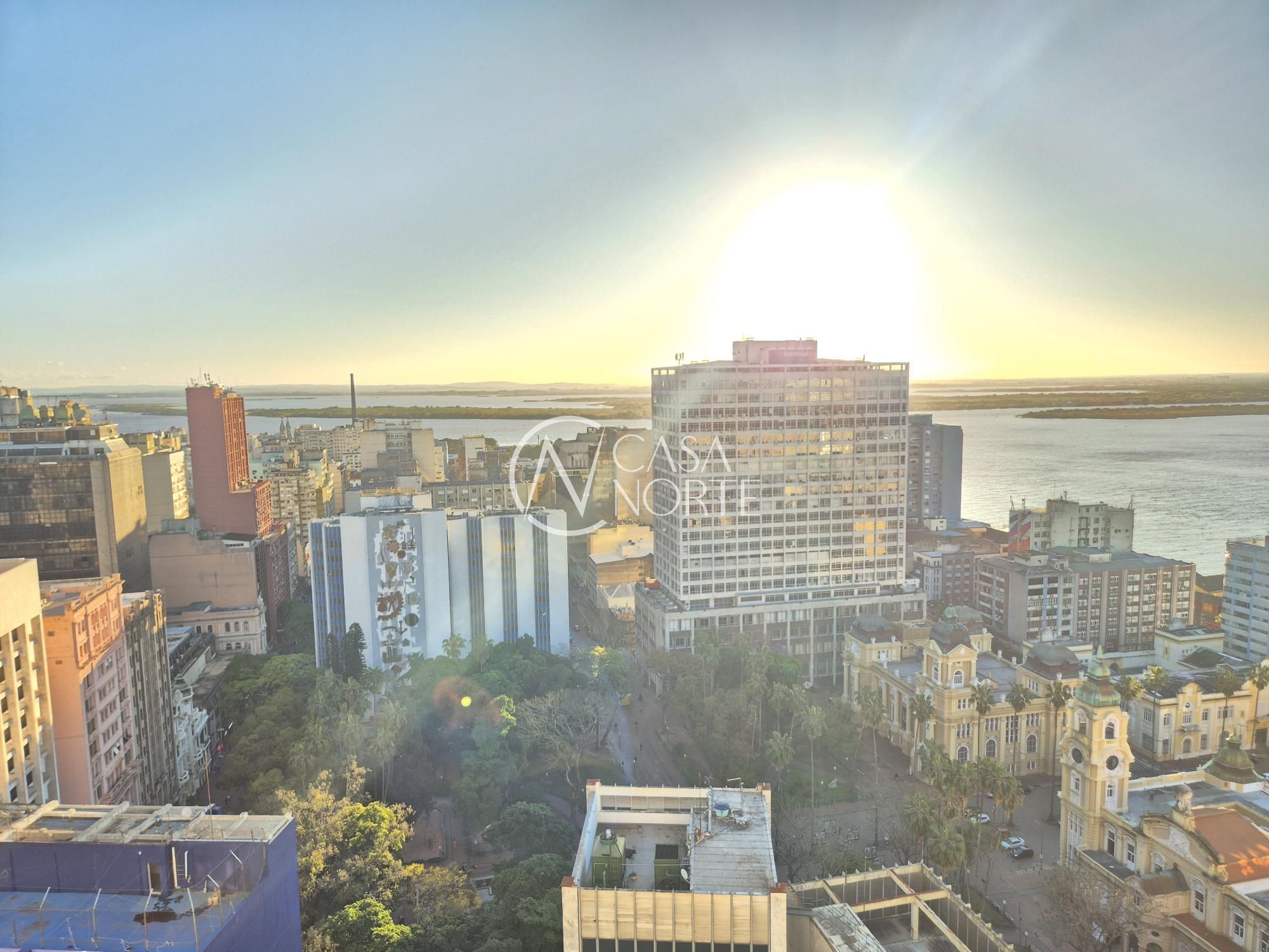 Apartamento à venda com 3 quartos, 205m², 1 suíte, 1 vaga, Rua dos Andradas no bairro Centro Histórico em Porto Alegre