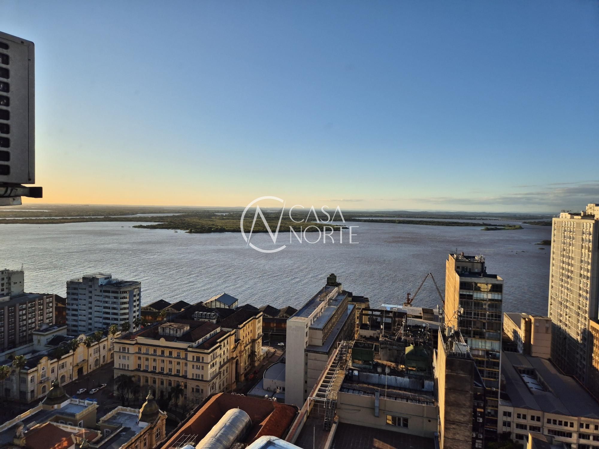 Apartamento à venda com 3 quartos, 205m², 1 suíte, 1 vaga, Rua dos Andradas no bairro Centro Histórico em Porto Alegre