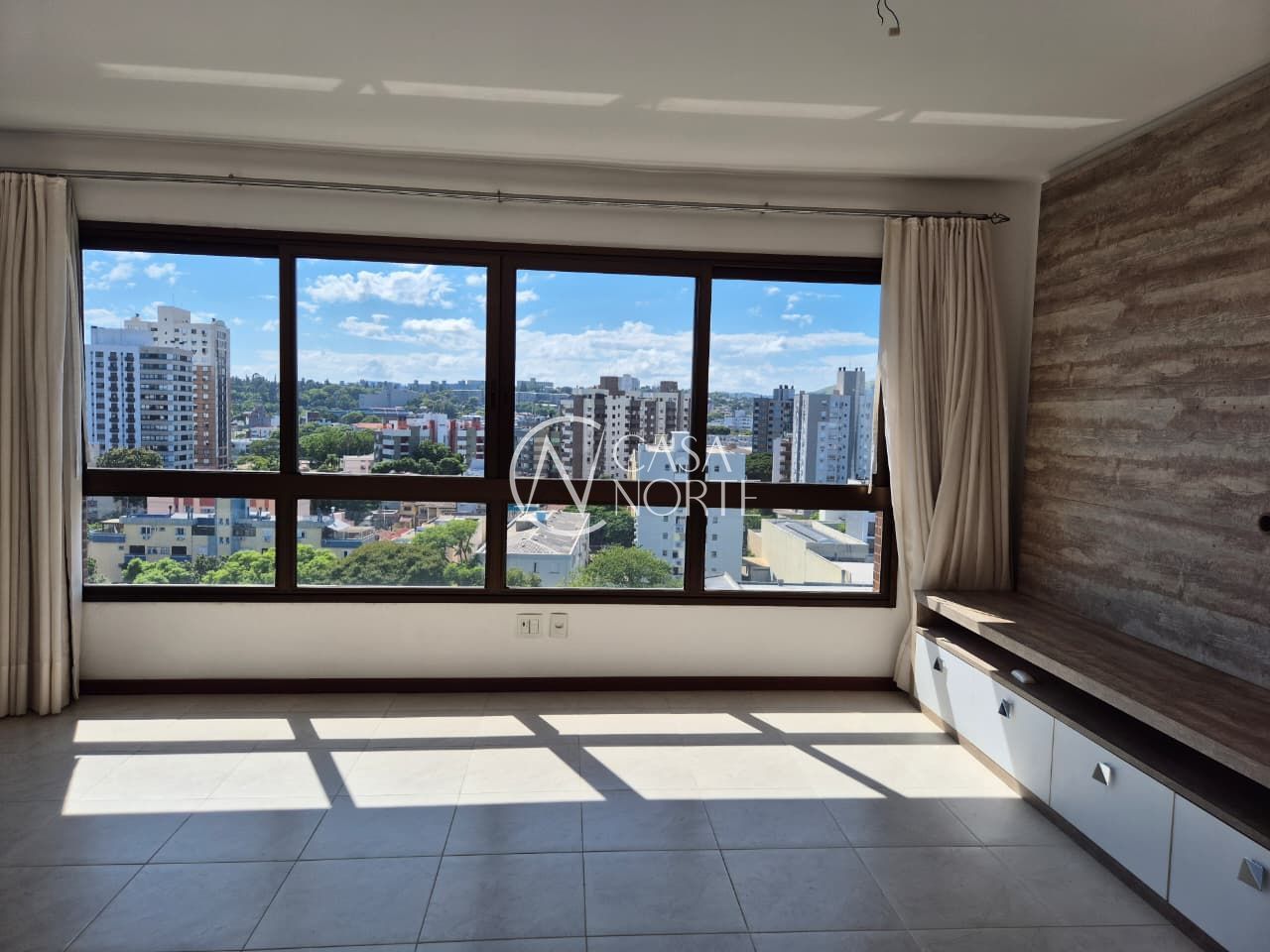 Apartamento à venda com 3 quartos, 86m², 1 suíte, 2 vagas, Rua Gonçalves Dias no bairro Menino Deus em Porto Alegre