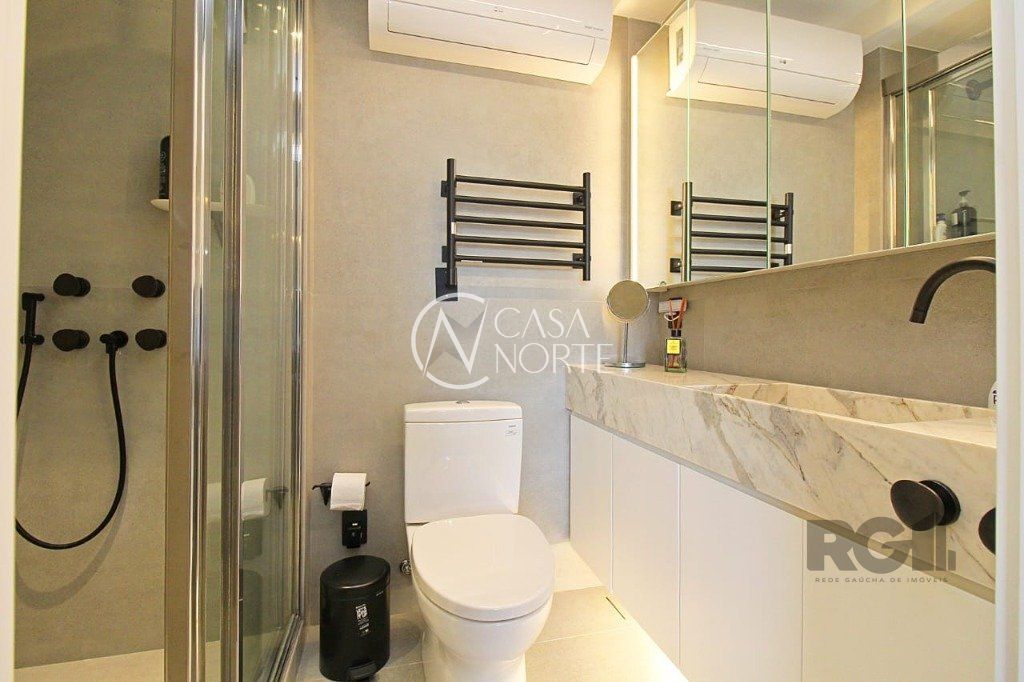 Duplex à venda com 2 quartos, 130m², 2 suítes, 2 vagas, Avenida Nova York no bairro Auxiliadora em Porto Alegre