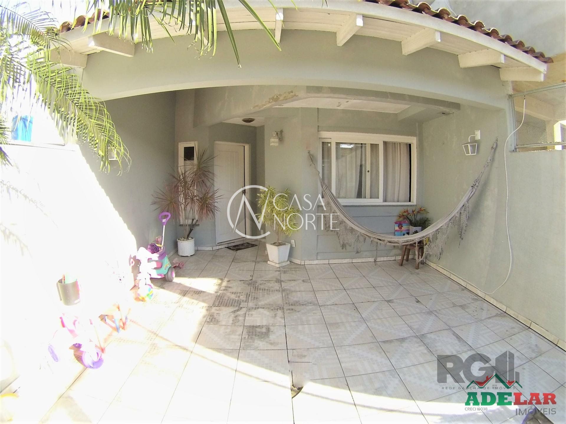 Casa à venda com 2 quartos, 105m², 2 suítes, 1 vaga, Rua Pedro da Silva Nava no bairro Aberta dos Morros em Porto Alegre