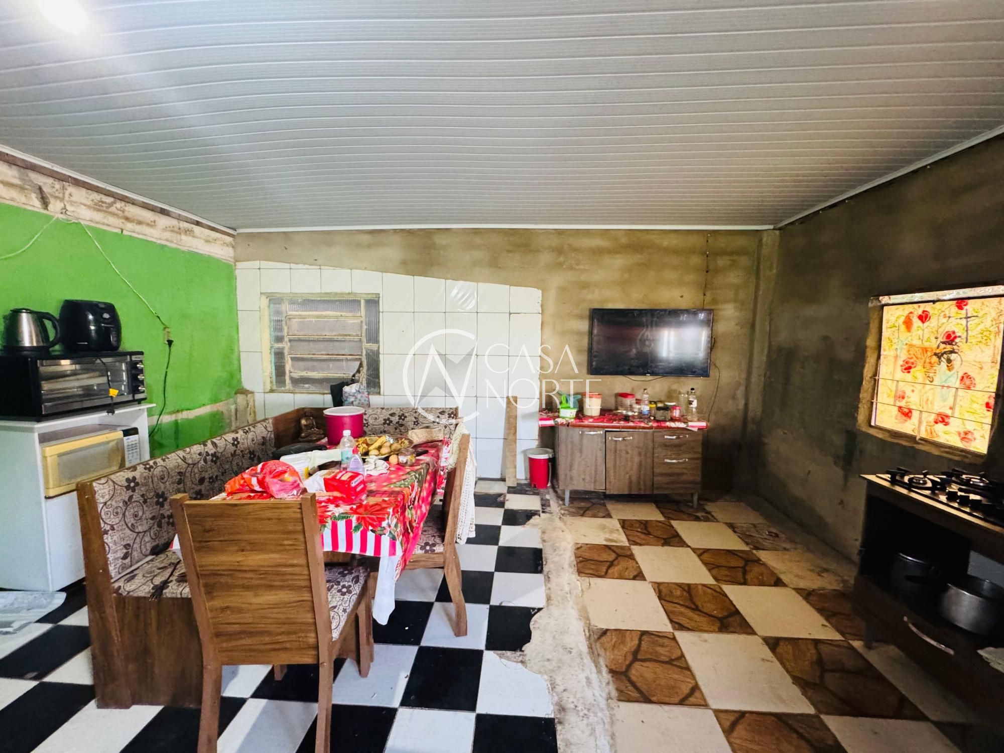 Casa à venda com 3 quartos, 70m², 1 vaga, Rua Piratininga no bairro Lomba do Pinheiro em Porto Alegre