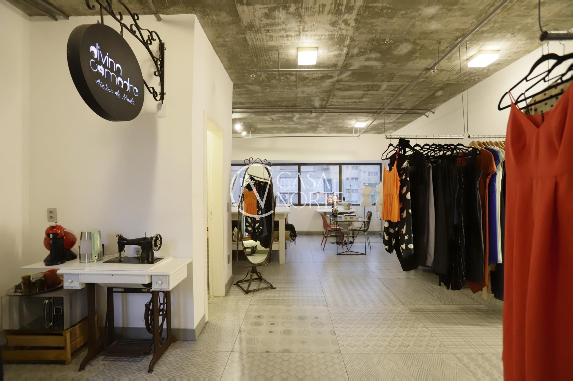 Sala Comercial à venda com 1 quarto, 48m², Avenida Osvaldo Aranha no bairro Bom Fim em Porto Alegre