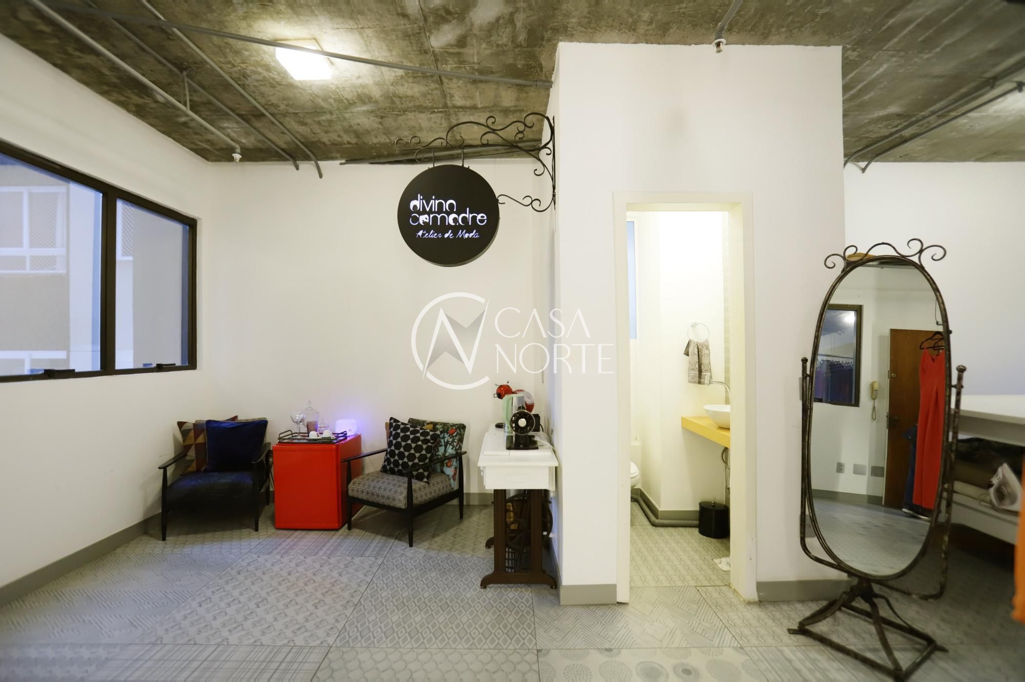 Sala Comercial à venda com 1 quarto, 48m², Avenida Osvaldo Aranha no bairro Bom Fim em Porto Alegre