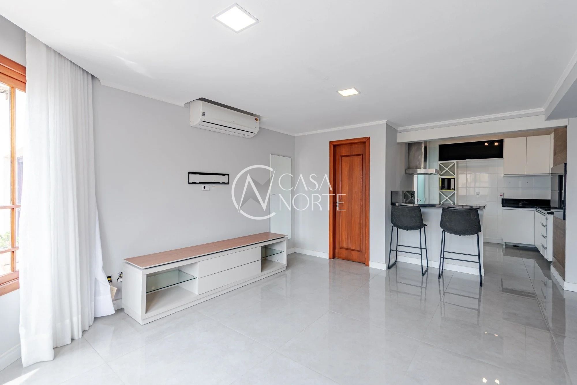 Casa de Condomínio à venda com 3 quartos, 214m², 1 suíte, 3 vagas, Avenida Jacuí no bairro Cristal em Porto Alegre