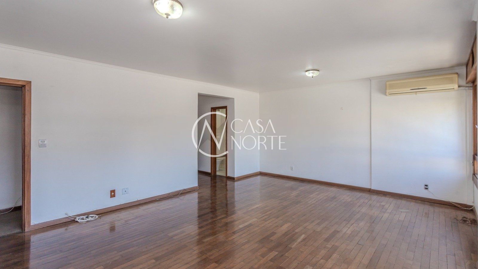Apartamento à venda com 3 quartos, 140m², 1 suíte, 2 vagas, Rua Anita Garibaldi no bairro Mont Serrat em Porto Alegre