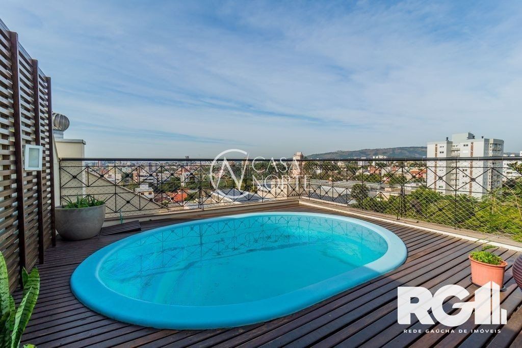 Cobertura à venda com 3 quartos, 188m², 1 suíte, 2 vagas, Rua Alberto Silva no bairro Vila Ipiranga em Porto Alegre