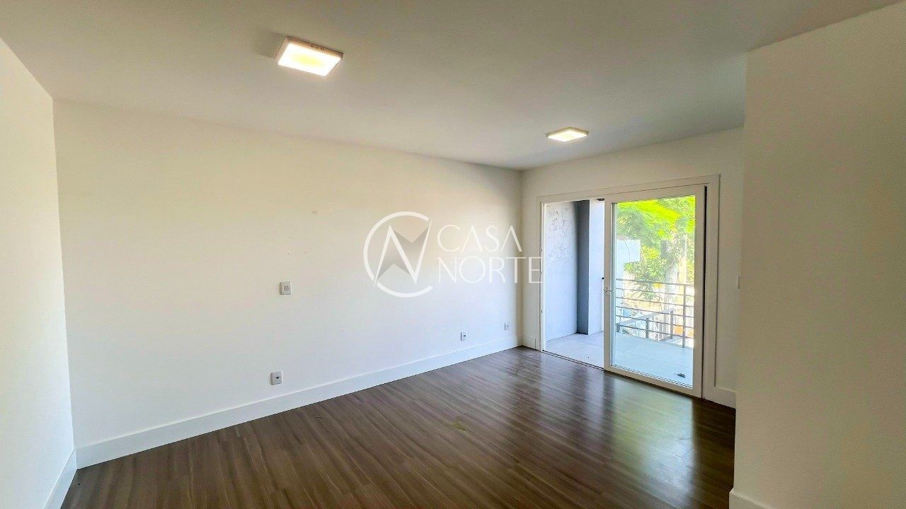 Casa à venda com 3 quartos, 160m², 1 suíte, 2 vagas, Rua Franciscalo no bairro Jardim Planalto em Porto Alegre