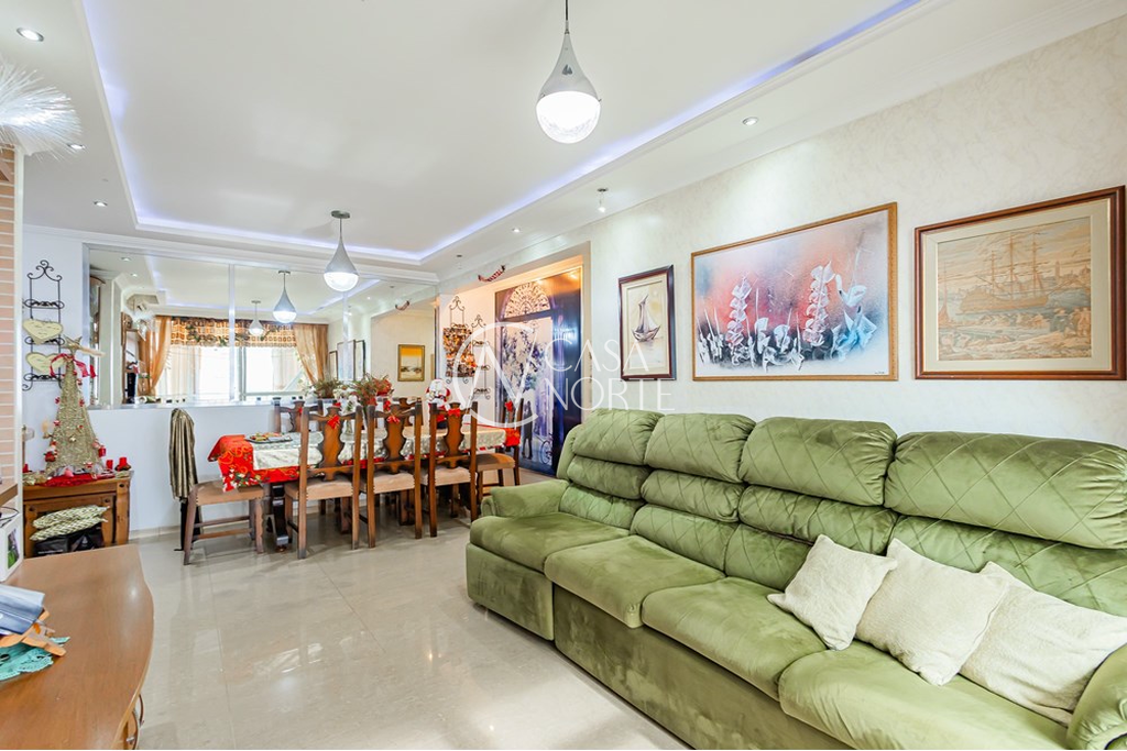 Apartamento à venda com 3 quartos, 84m², 1 suíte, 1 vaga, Avenida Andaraí no bairro Passo da Areia em Porto Alegre