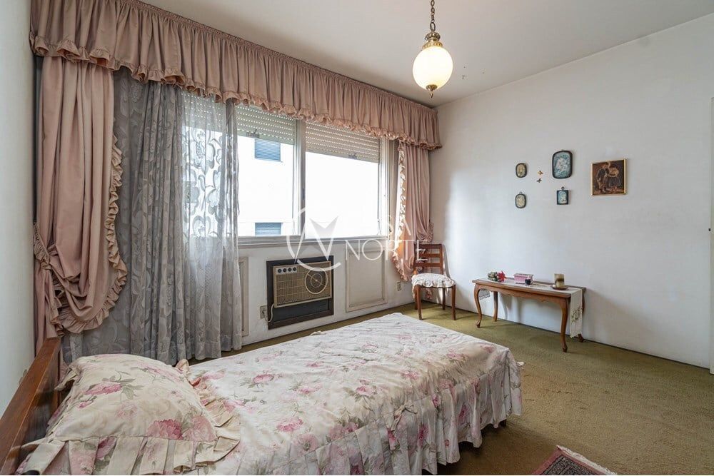 Apartamento à venda com 4 quartos, 277m², 1 suíte, 2 vagas, Coronel Bordini no bairro Auxiliadora em Porto Alegre