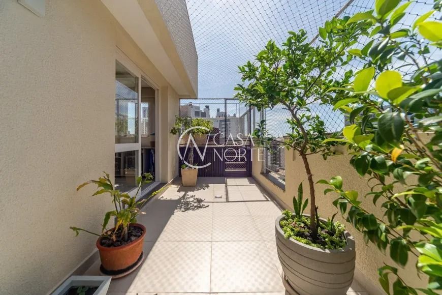 Cobertura à venda com 3 quartos, 158m², 1 suíte, 2 vagas, Rua General Francisco de Paula Cidade no bairro Chácara das Pedras em Porto Alegre