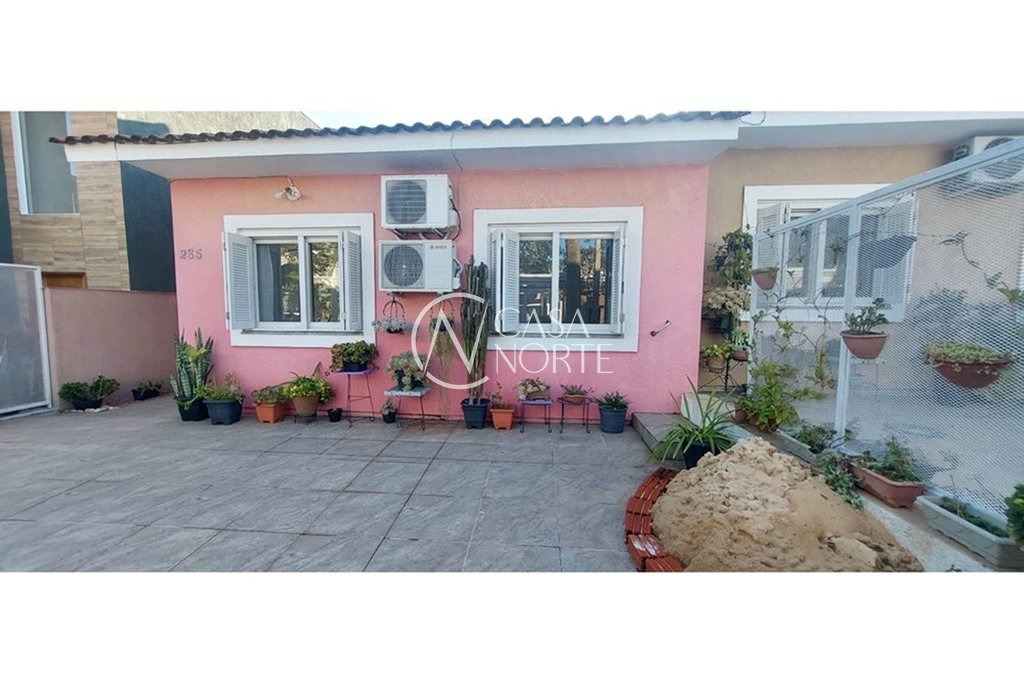 Casa à venda com 2 quartos, 80m², 1 suíte, Chácara das Nascentes no bairro Lomba do Pinheiro em Porto Alegre