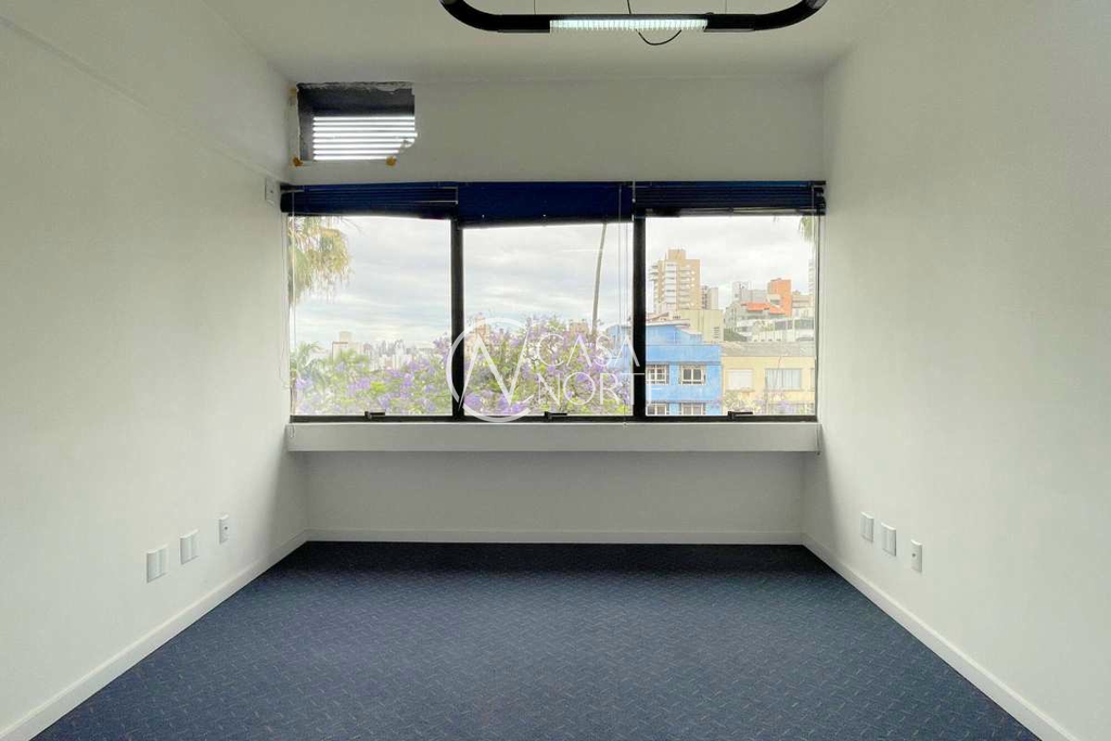 Sala Comercial à venda , 27m², 2 vagas, Protásio Alves no bairro Petrópolis em Porto Alegre