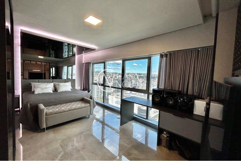 Apartamento à venda com 1 quarto, 73m², 1 suíte, 2 vagas, Borges de Medeiros no bairro Menino Deus em Porto Alegre