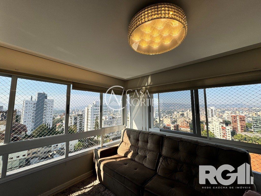 Cobertura à venda com 3 quartos, 185m², 1 suíte, 2 vagas, Rua Faria Santos no bairro Petrópolis em Porto Alegre