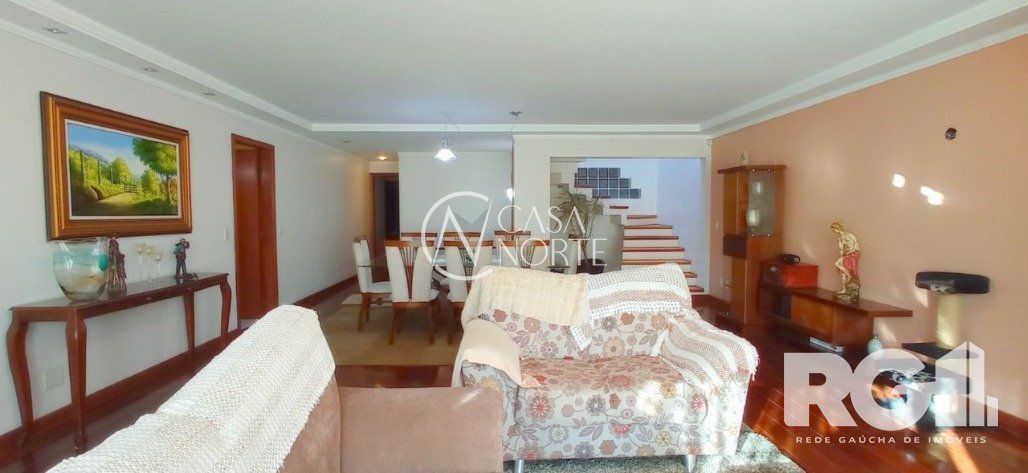 Casa à venda com 5 quartos, 371m², 1 suíte, 4 vagas, Rua Maestro Salvador Campanella no bairro Jardim Itu em Porto Alegre