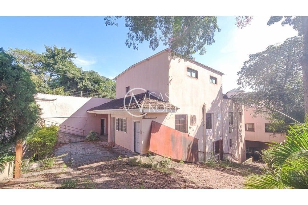 Casa à venda com 8 quartos, 1278m², 3 suítes, 30 vagas, Professor Oscar Pereira no bairro Glória em Porto Alegre