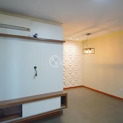 Apartamento à venda com 3 quartos, 83m², 1 suíte, 1 vaga, Rua Marina Sirângelo Castello no bairro Jardim Itu em Porto Alegre