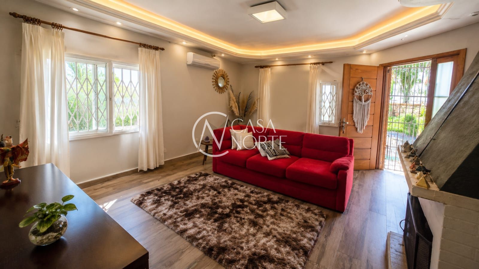 Casa à venda com 3 quartos, 360m², 1 suíte, 5 vagas, Rua Congo no bairro Vila Ipiranga em Porto Alegre