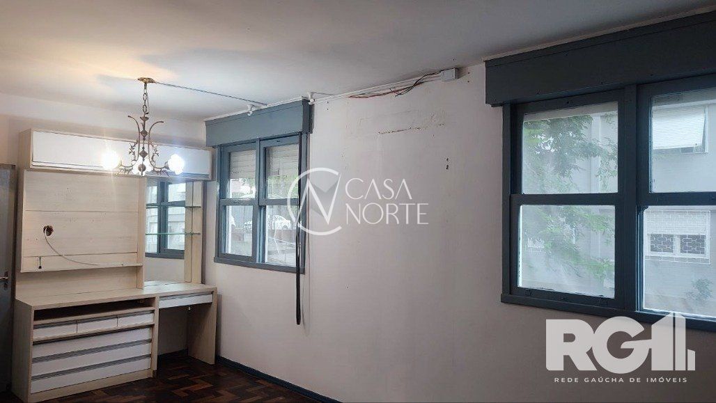 Apartamento à venda com 2 quartos, 60m², 1 vaga, Rua Zeferino Dias no bairro Sarandi em Porto Alegre