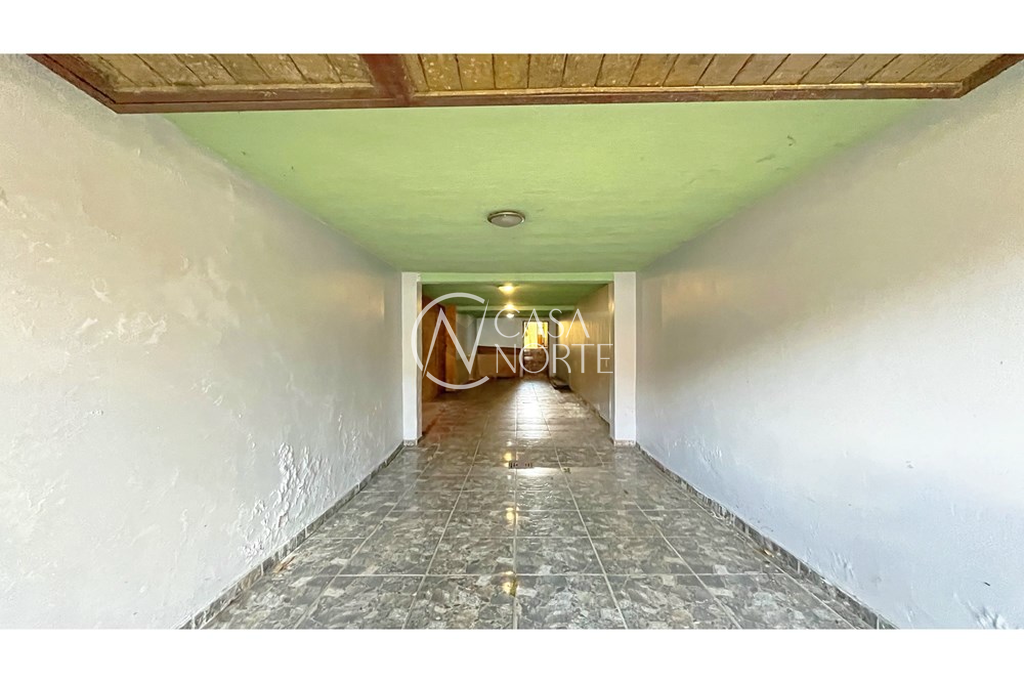 Casa à venda com 3 quartos, 289m², 1 suíte, 2 vagas, Protásio Alves no bairro Petrópolis em Porto Alegre