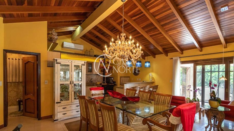 Cobertura à venda com 3 quartos, 251m², 1 suíte, 3 vagas, Avenida Nestor Valdman no bairro Jardim Planalto em Porto Alegre