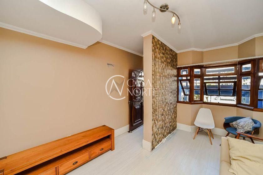 Casa à venda com 3 quartos, 106m², 1 suíte, 2 vagas, Rua Paulo Blaschke no bairro Jardim Itu em Porto Alegre
