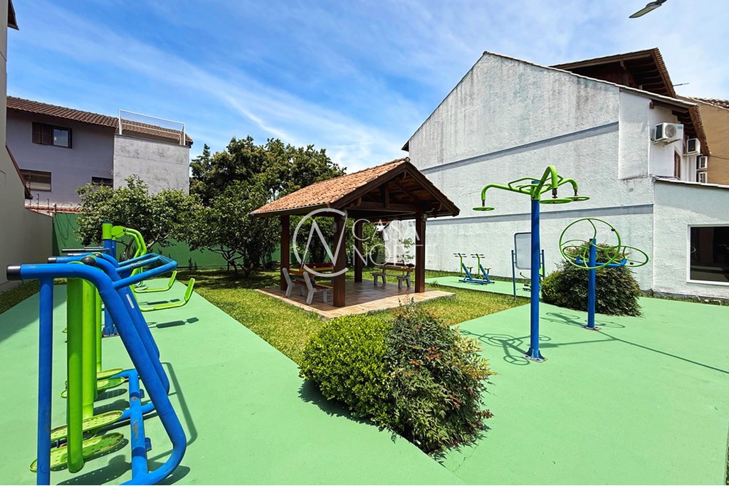 Casa de Condomínio à venda com 3 quartos, 121m², 1 suíte, 2 vagas, Avenida Juca Batista no bairro Ipanema em Porto Alegre