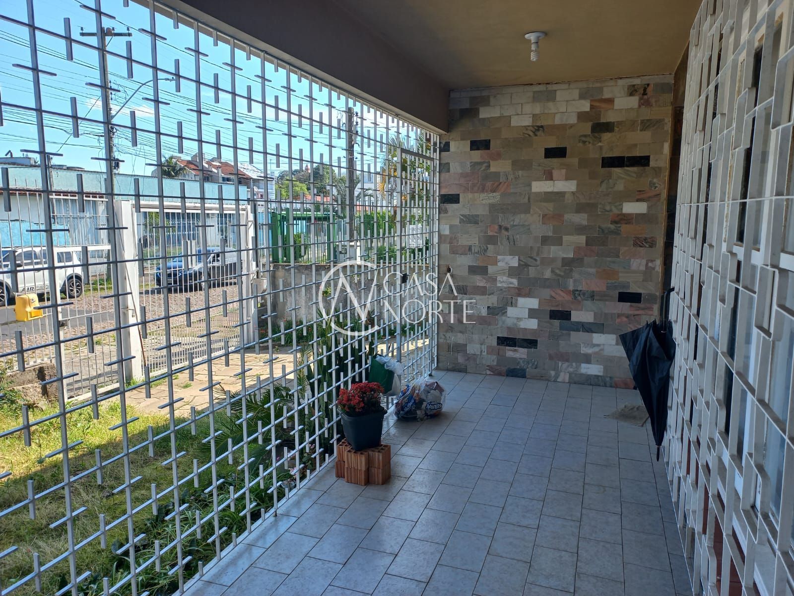 Terreno à venda  com 300m², Rua Heitor Manganelli no bairro Jardim Itu em Porto Alegre