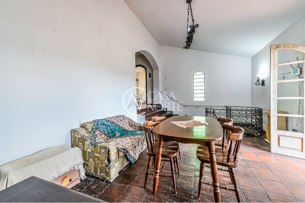 Casa à venda com 3 quartos, 240m², 2 vagas, Oscar Tollens no bairro Santa Tereza em Porto Alegre