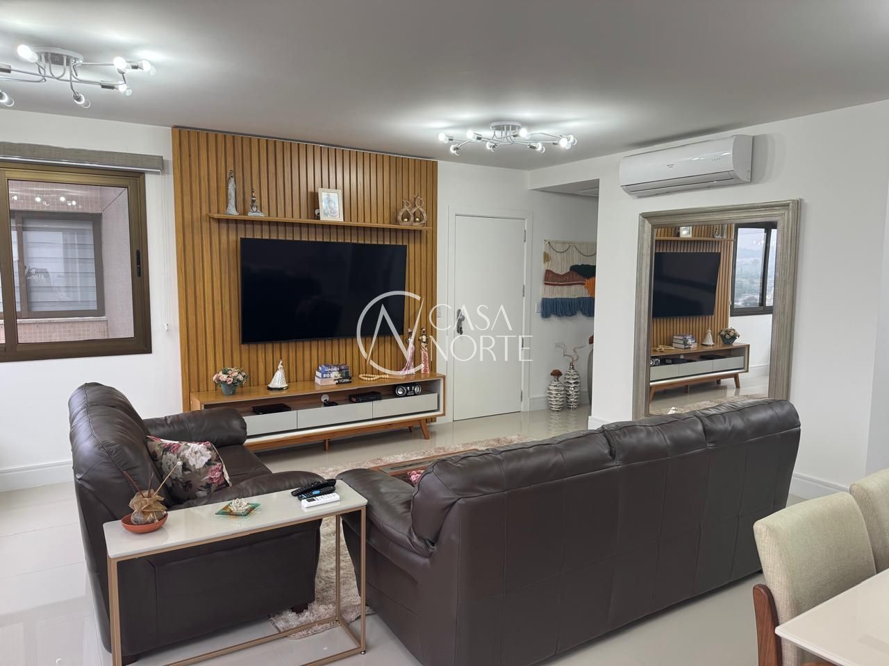 Apartamento à venda com 3 quartos, 133m², 1 suíte, 2 vagas, Rua Dona Adda Mascarenhas de Moraes no bairro Jardim Itu em Porto Alegre