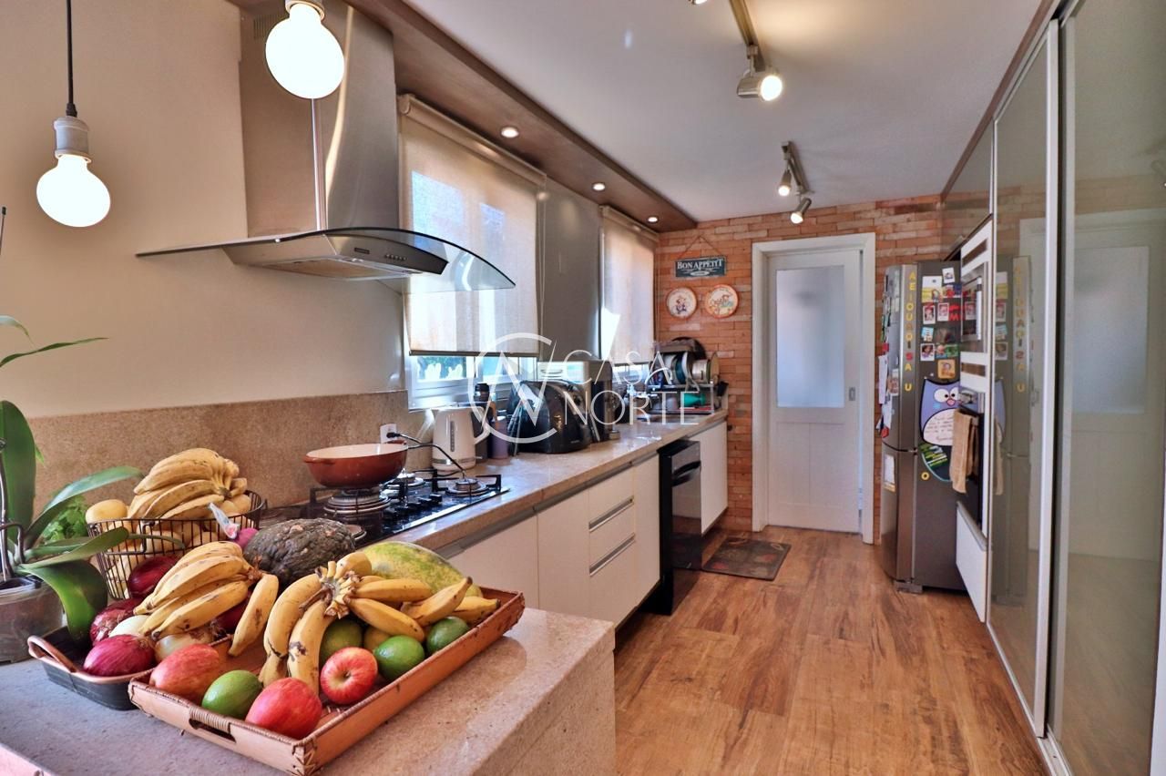 Casa de Condomínio à venda com 3 quartos, 163m², 1 suíte, 2 vagas, Rua Augusto Attílio Giordani no bairro Jardim Lindóia em Porto Alegre