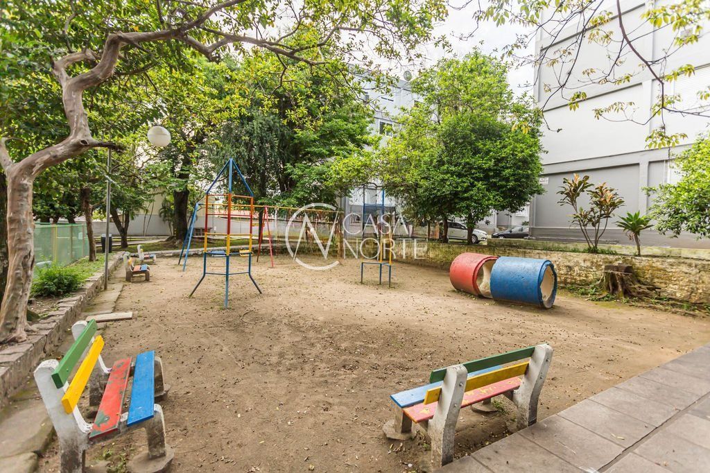 Apartamento à venda com 3 quartos, 48m², 1 vaga, Rua Zeferino Dias no bairro Sarandi em Porto Alegre