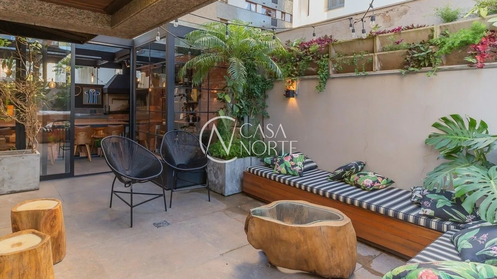 Apartamento Garden à venda com 2 quartos, 162m², 1 suíte, 2 vagas, Avenida Lageado no bairro Petrópolis em Porto Alegre