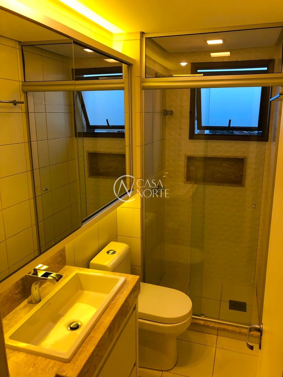 Apartamento à venda com 3 quartos, 86m², 1 suíte, 2 vagas, Avenida Andaraí no bairro Passo da Areia em Porto Alegre