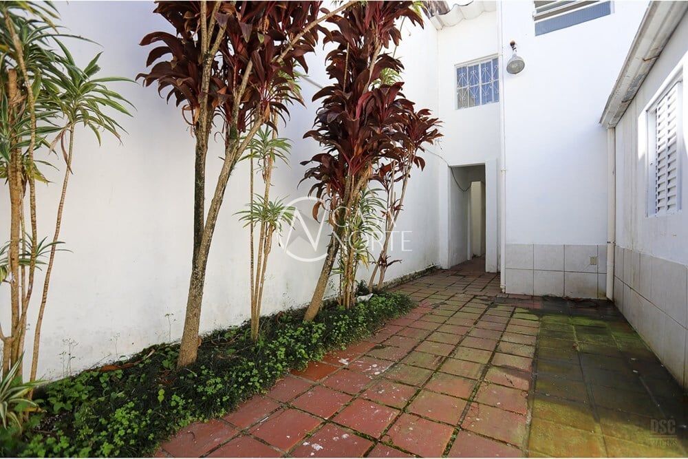 Casa à venda com 5 quartos, 253m², 2 vagas, Bernardo Pires no bairro Santana em Porto Alegre