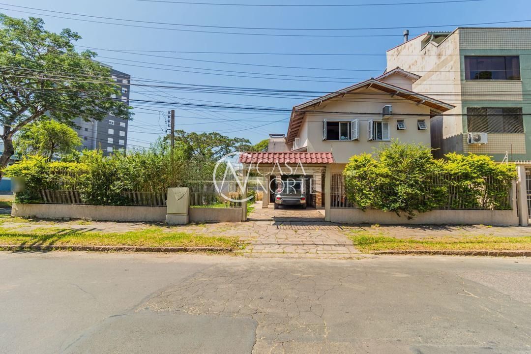 Casa à venda com 5 quartos, 253m², 2 suítes, 3 vagas, Rua Nicolau Faillace no bairro Jardim Itu em Porto Alegre