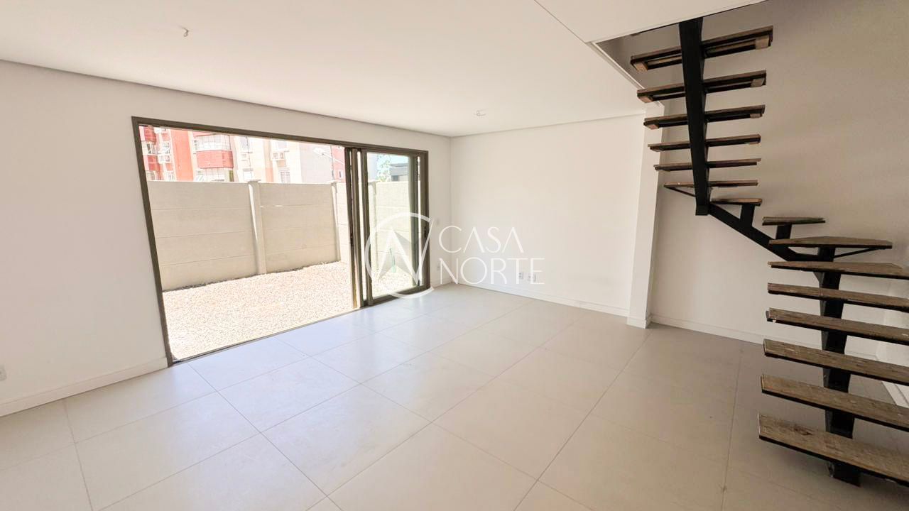 Casa de Condomínio à venda com 3 quartos, 180m², 1 suíte, 2 vagas, João Francisco Martins no bairro Jardim Itu em Porto Alegre