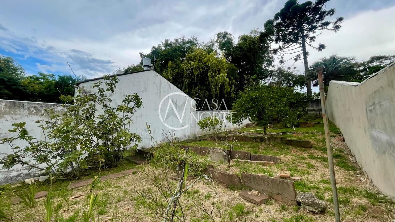 Terreno à venda com 2 quartos com 558m², 1 suíte, 3 vagas, Rua João Paetzel no bairro Três Figueiras em Porto Alegre