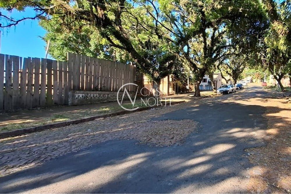 Terreno à venda , 420m², Aldrovando Leão no bairro Vila Jardim em Porto Alegre
