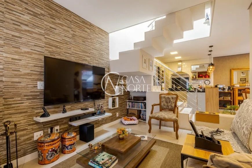 Casa à venda com 3 quartos, 134m², 3 suítes, 2 vagas, Rua Desembargador Almiro Cauduro no bairro Jardim Planalto em Porto Alegre